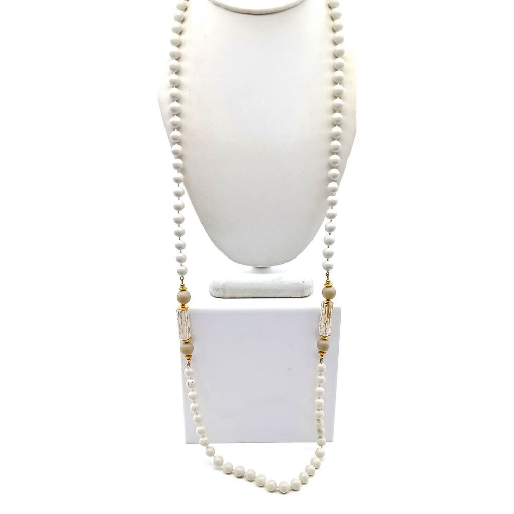 Basic Beige Beaded Vintage Necklace in Off White and Taupe Lucite Beads